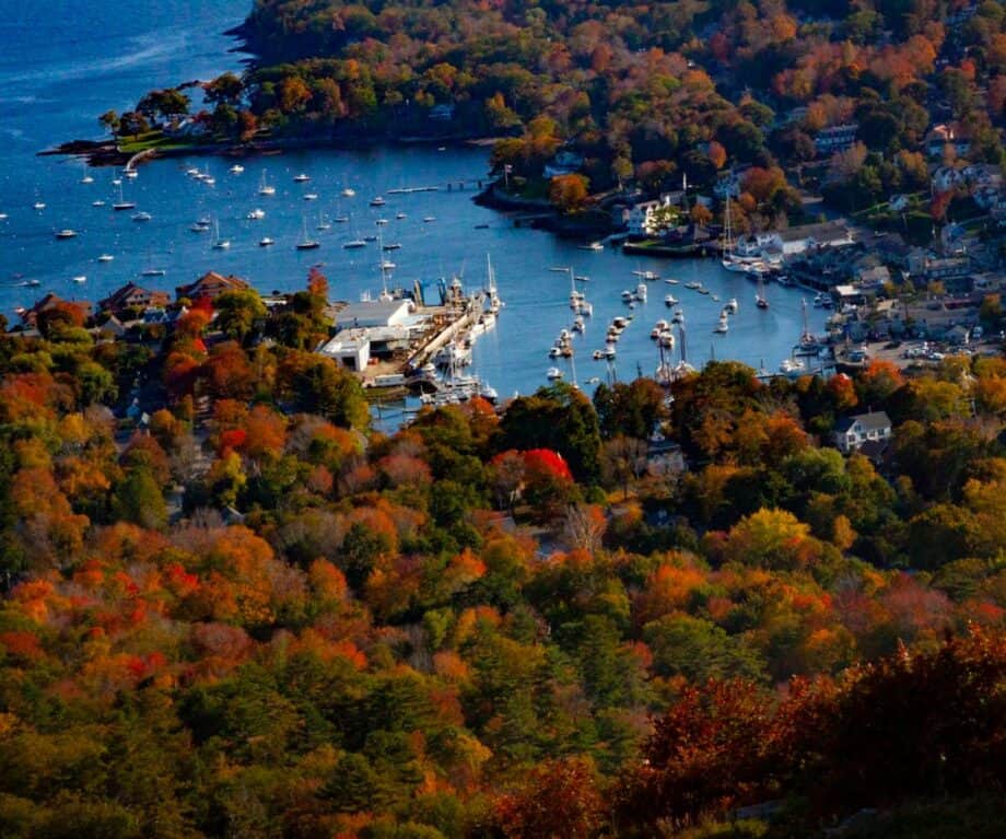 New England luxury yacht charter: Fall foliage and fresh lobster delights